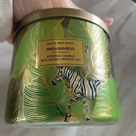 BATH & BODY WORKS FRESH BAMBOO 3 WICK CANDLE 14.5 OZ - Picture 9 of 10